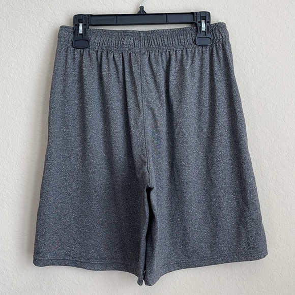 90’ degrees Men Short. Size: - Picture 4 of 6